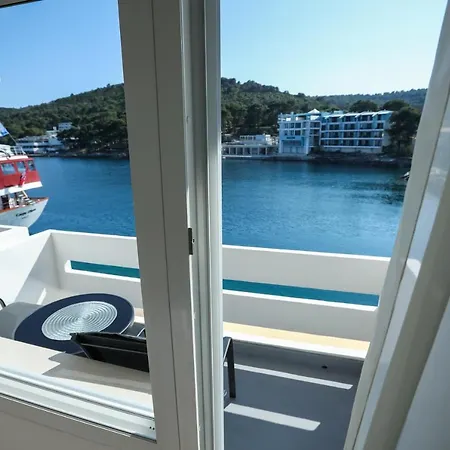 Beachfront Veli Kamik Gasthof 3*