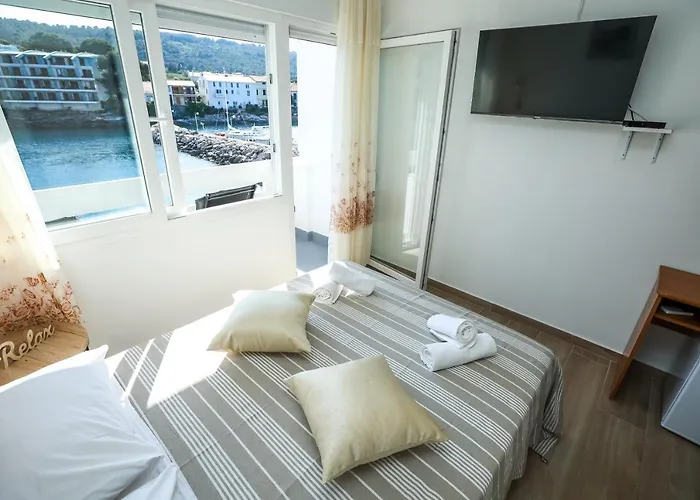 ゲストハウス Beachfront Veli Kamik 3*