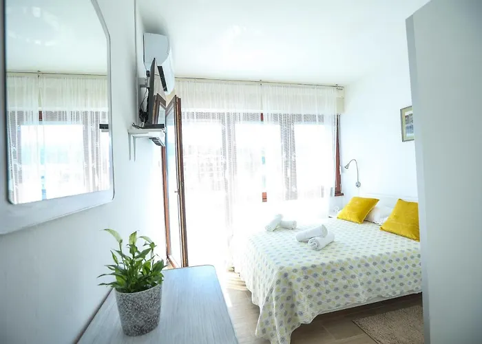 בית הארחה Beachfront Veli Kamik