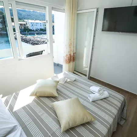 Casa de hóspedes Beachfront Veli Kamik 3*