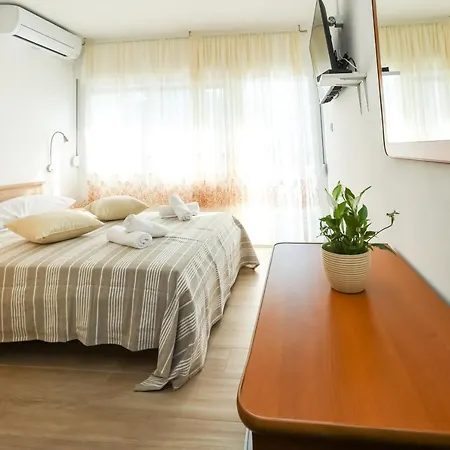 Beachfront Veli Kamik Guest house Bozava