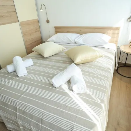 Beachfront Veli Kamik