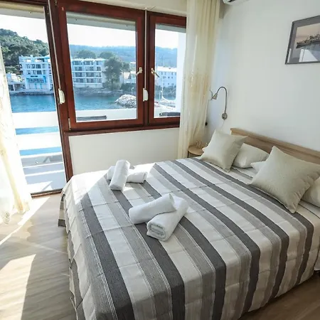 Beachfront Veli Kamik Bozava