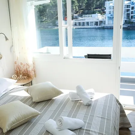 Beachfront Veli Kamik Guest house Bozava
