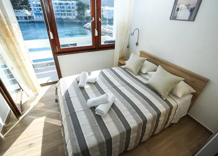 Beachfront Veli Kamik 3*