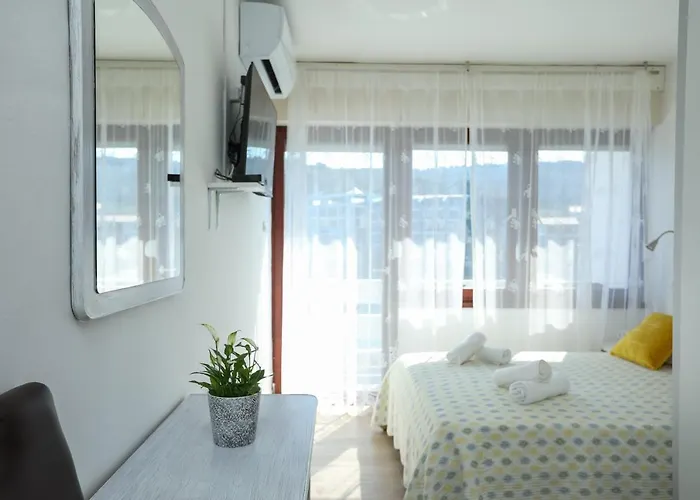 Gostinjska kuća Beachfront Veli Kamik 3*