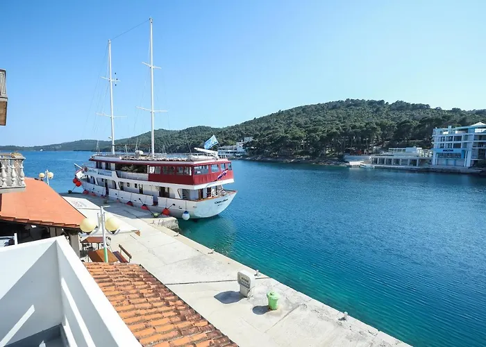 Gostinjska kuća Beachfront Veli Kamik 3*