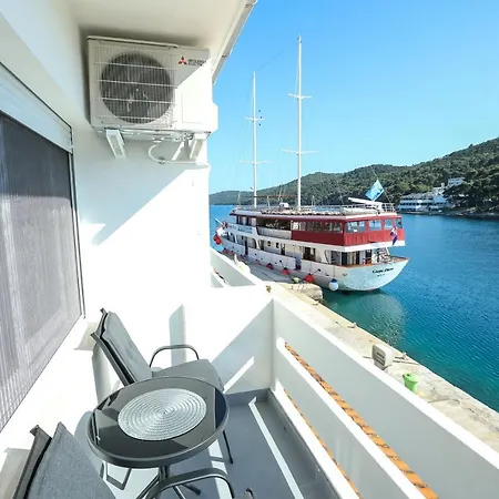 Beachfront Veli Kamik Maison d'hôtes Božava