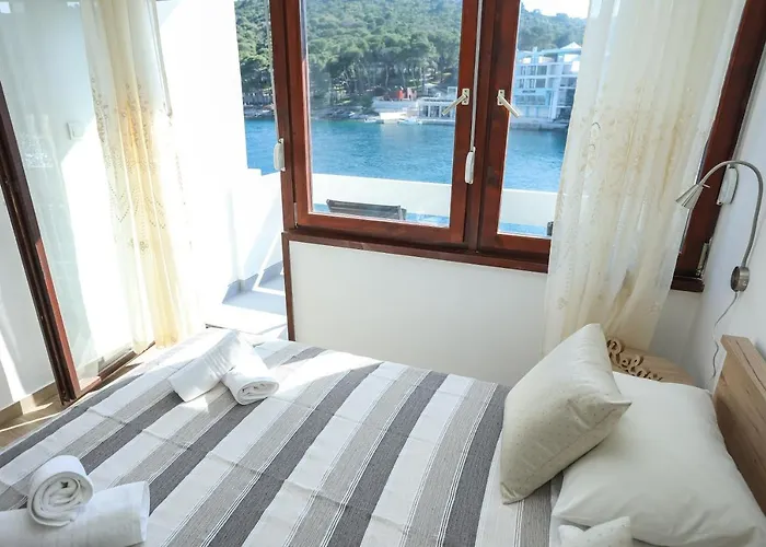 Beachfront Veli Kamik Божава