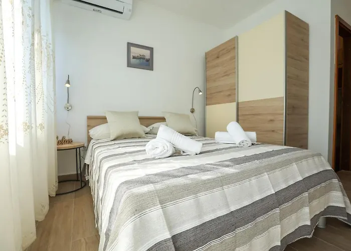 Beachfront Veli Kamik Гостевой дом