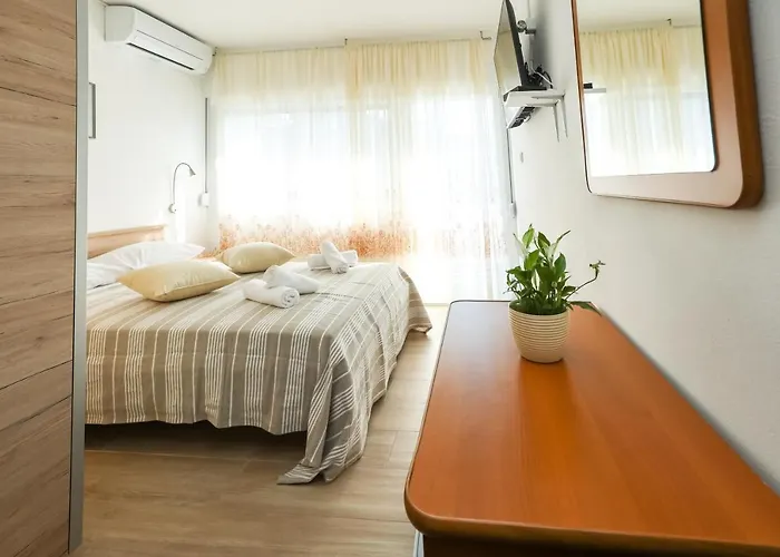 Beachfront Veli Kamik Гостевой дом Божава