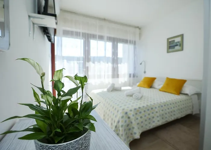 Beachfront Veli Kamik Божава